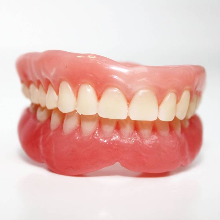 Bederven Ten einde raad Tijd Waarom een kunstgebit? | trekken van tanden en kiezen | Bolwerk tandartsen  maastricht